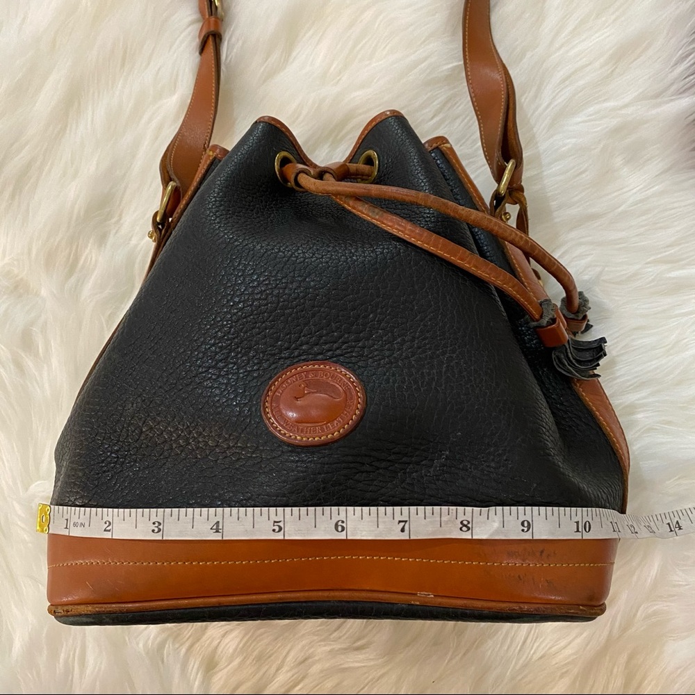 Dooney & Bourke | Vintage Classic Bucket Bag - Picture 10 of 11
